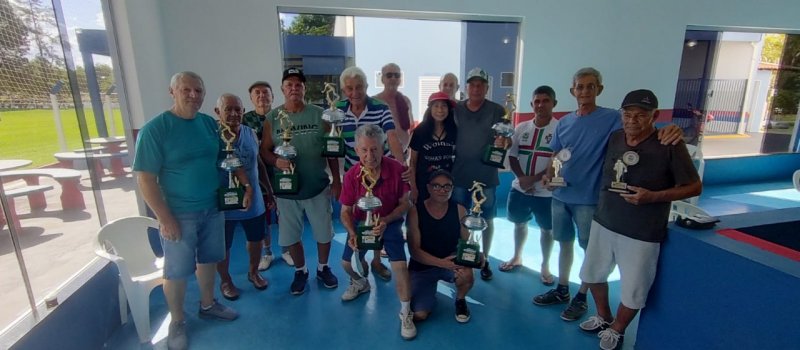 Associados participam de Torneio de Bocha no Lago