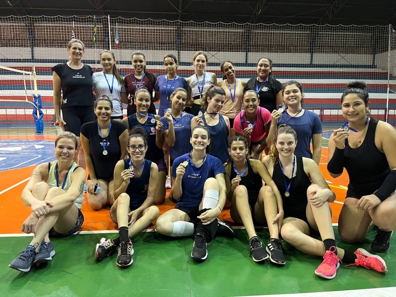 Quatro equipes disputam festival Vôlei Fest no Gigantão Azul