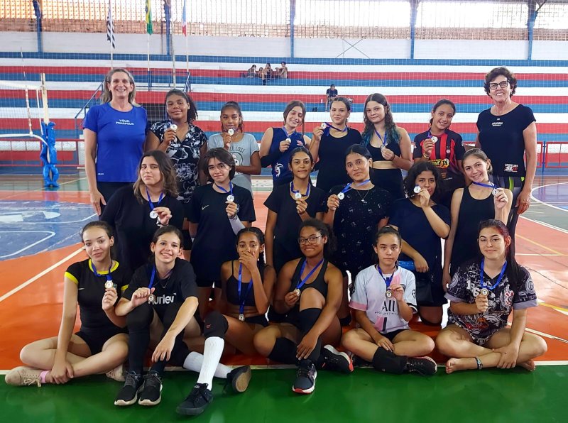 Vôlei Fest encerra disputas com jogos de nove equipes