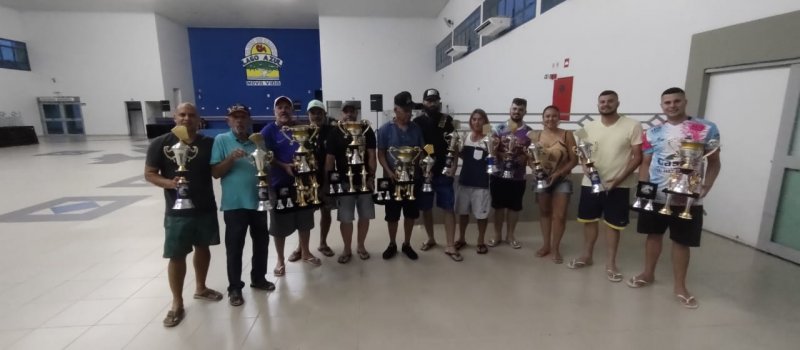 Lago Azul premia melhores do ano no truco