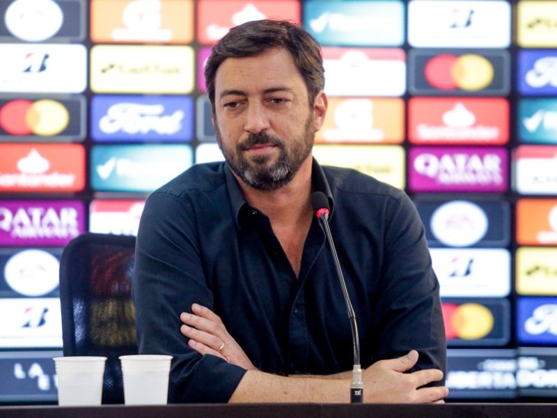 Presidente do Corinthians dispara contra Vítor Pereira