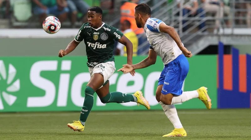 Leila revela que Palmeiras vai repor saídas de Scarpa e Danilo