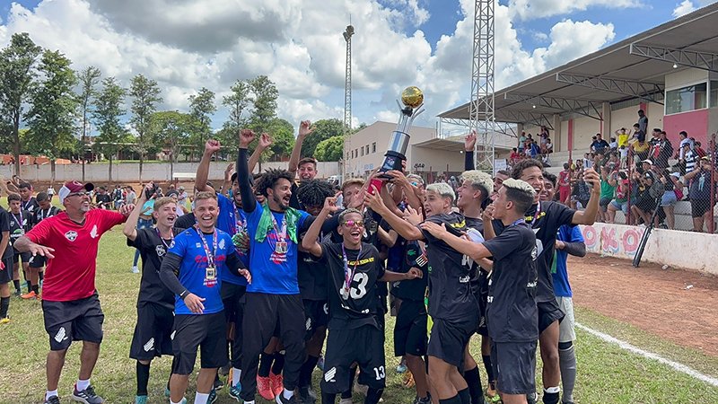 Olé Paulista conquista título em Copa Internacional