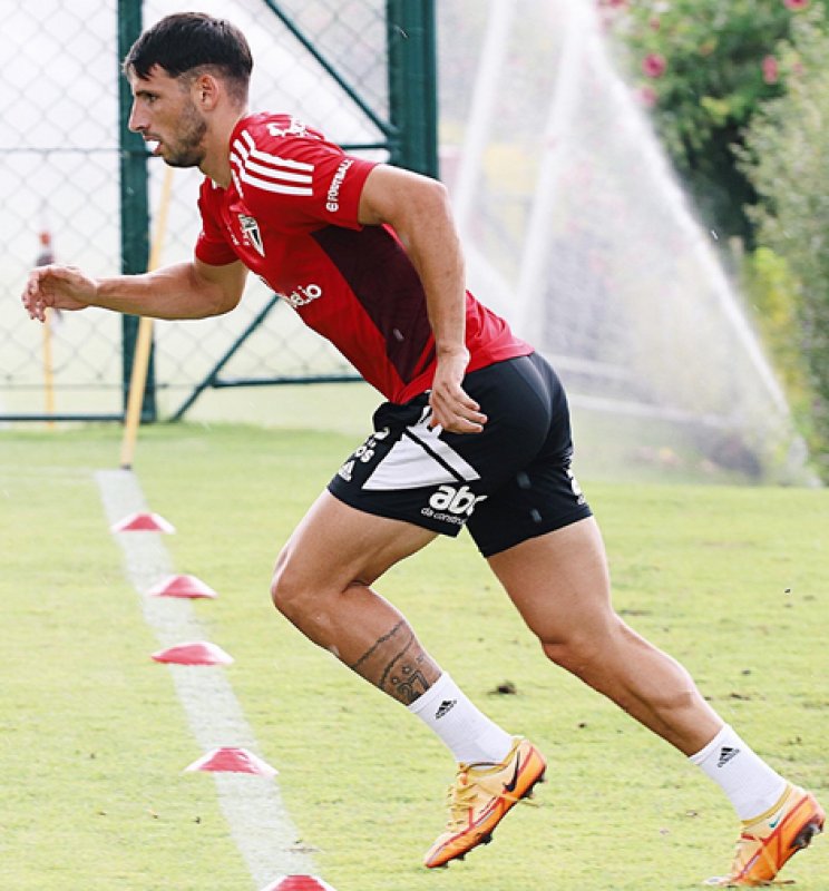 Calleri pode reforçar São Paulo contra o Bragantino nesta quarta