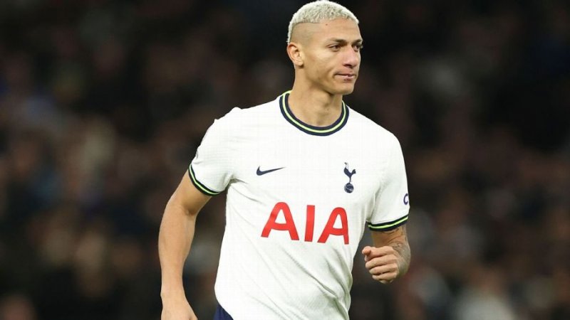 Após vencer Mundial de Clubes, Real Madrid mira contratação de Richarlison