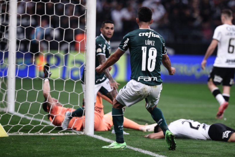 Corinthians e Palmeiras fazem clássico em Itaquera