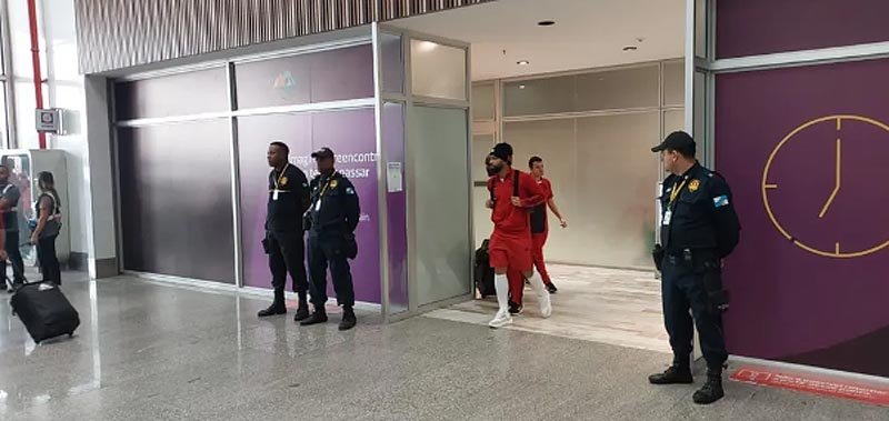 Flamengo desembarca no Rio após derrota para o Del Valle, pela Recopa