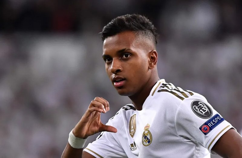 Rodrygo fala sobre possibilidade de Ancelotti no Brasil e desabafa sobre pênalti na Copa