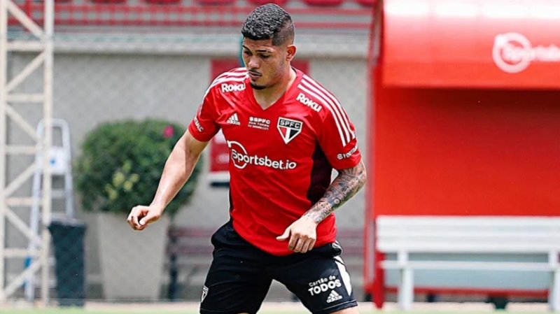 Erison surge como favorito para vaga de Calleri na Sul-Americana