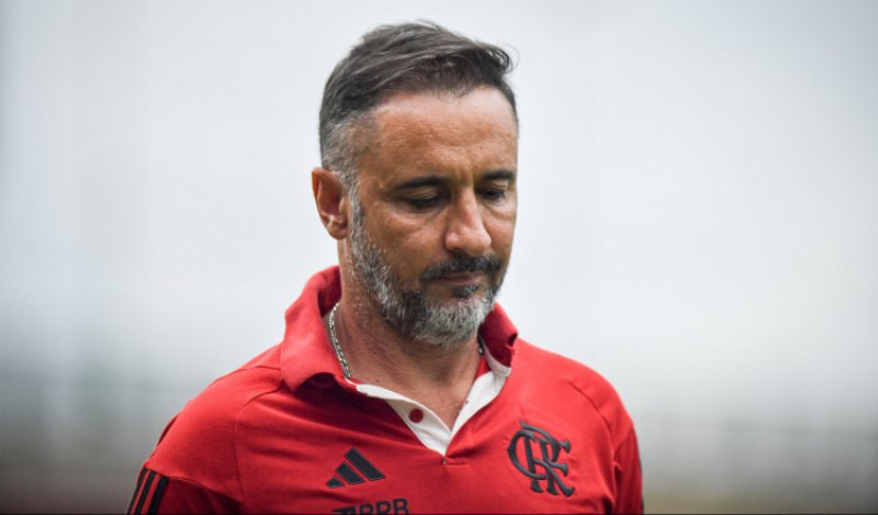Flamengo demite Vítor Pereira após sequência de tropeços em decisões