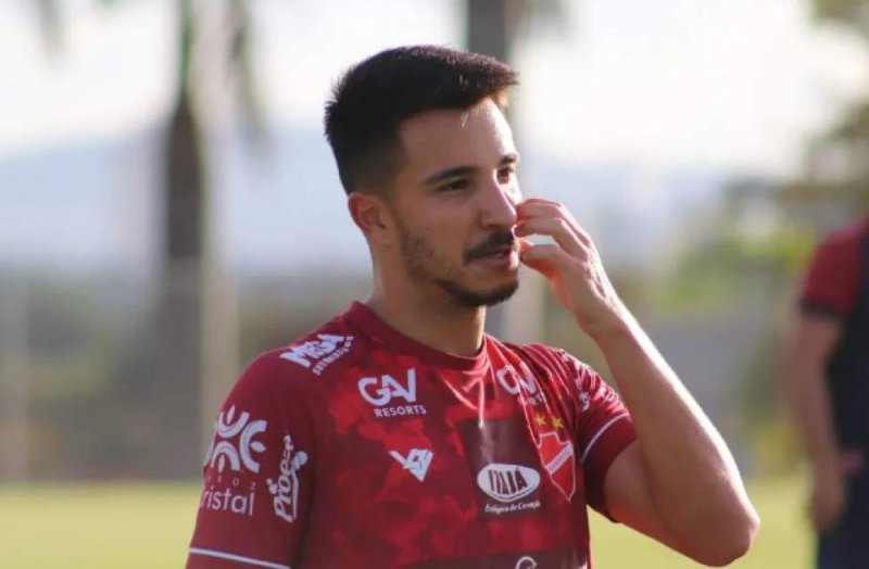 Matheuzinho aguarda decisão para deixar o Sudão