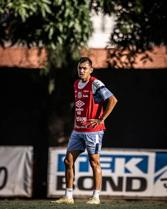 Luan Dias tem lesão na coxa e não enfrenta o Botafogo nesta quarta