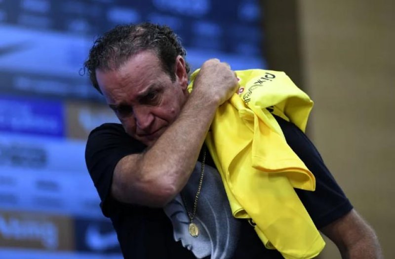 Cuca deixa o comando do Corinthians após dois jogos