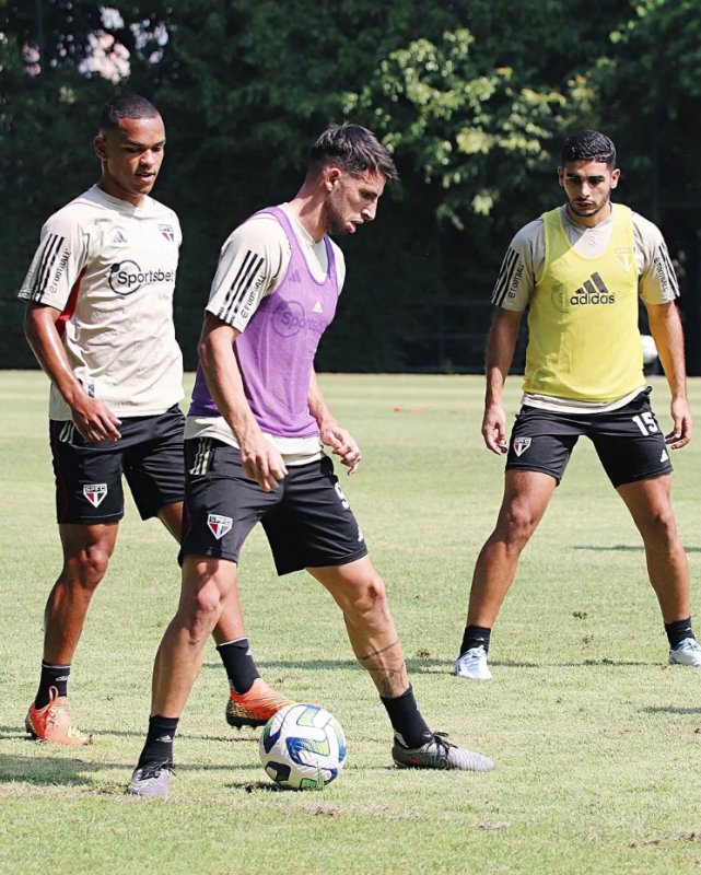 Calleri treina e deve enfrentar o Inter hoje pelo Brasileirão