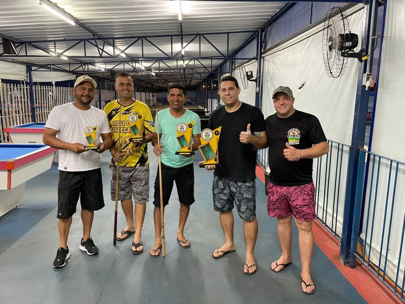 Jairo Henrique vence bilhar no Lago Azul 