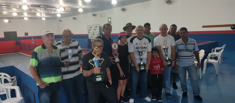 Ademir Rubino vence torneio de bocha