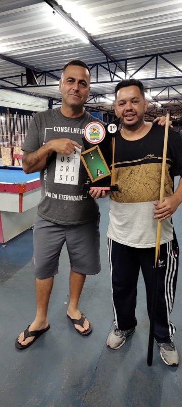 Murilo vence torneio de bilhar no Lago