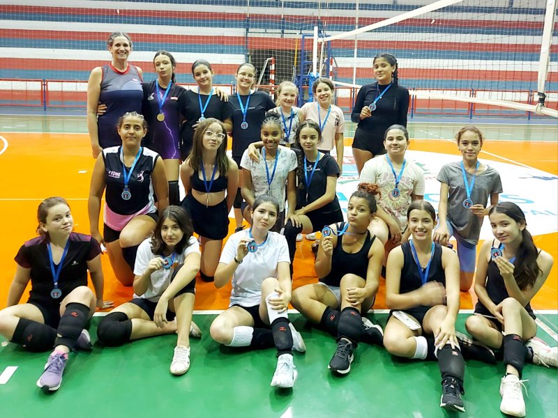 Segunda etapa do Vôlei Fest 2023 reúne atletas na categoria iniciantes e equipes