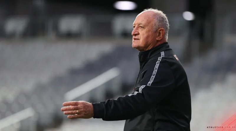 Atlético-MG acerta com Felipão