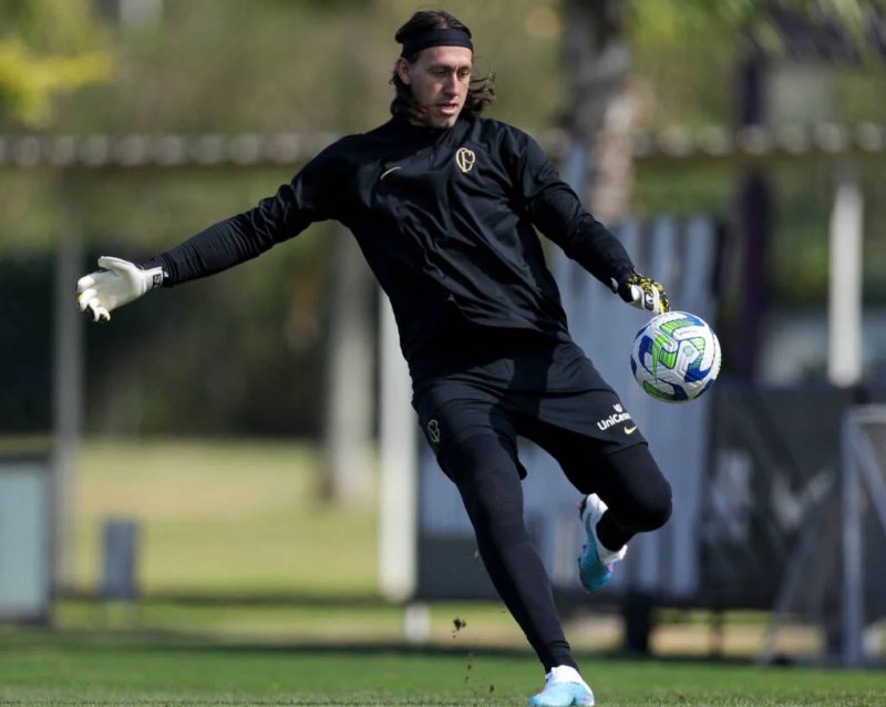 Corinthians deve ter Rojas de titular contra América/MG