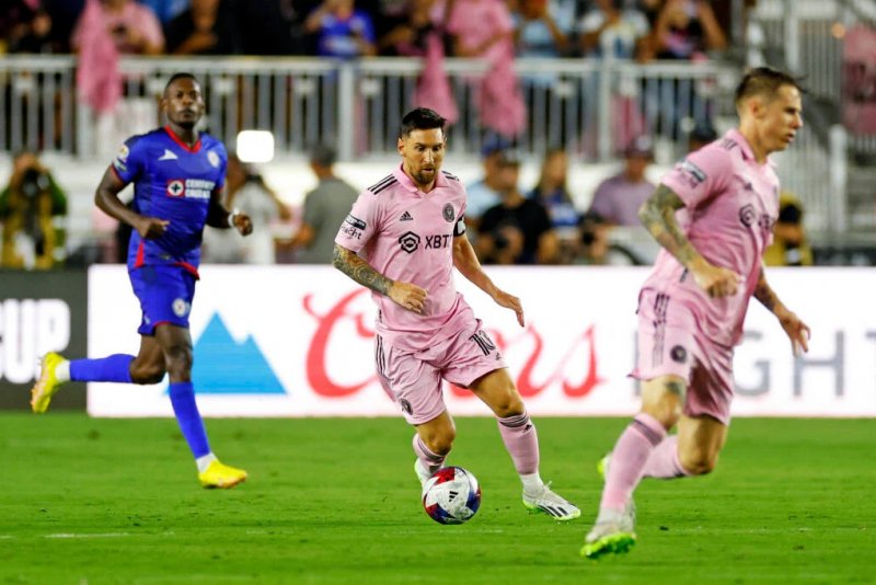 Messi estreia com gol nos acréscimos e garante a vitória do Inter Miami 