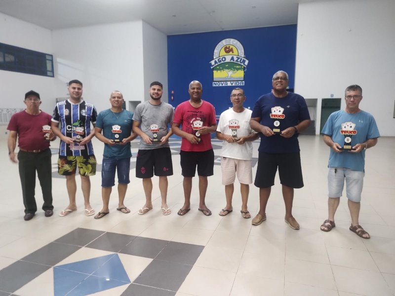 Eliseu e Domingos vencem torneio de truco no Lago Azul