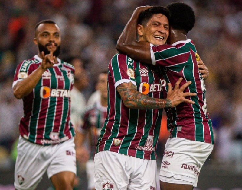 Fluminense derrota Palmeiras e assume 3ª posição do Brasileiro
