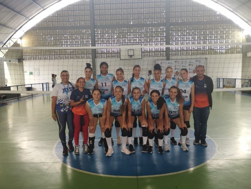 Vôlei Feminino da Escola Ester Eunice decide título do Campeonato Estudantil