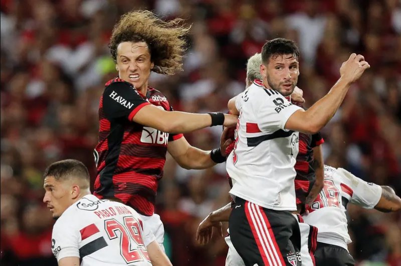 Flamengo x São Paulo jogam hoje no Maracanã