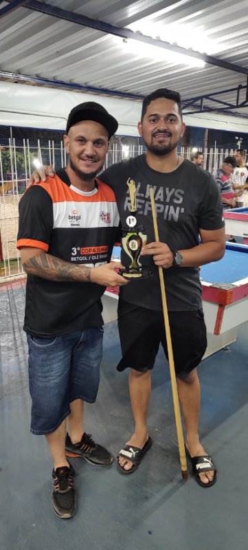 Jhonatan Machado vence torneio de bilhar no Lago