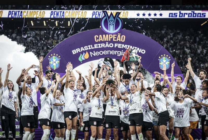 Corinthians vence de virada a Ferroviária e é campeão do Brasileiro Feminino