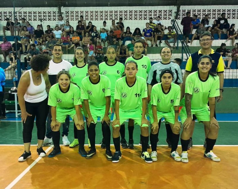 Futsal feminino estreia com vitória de 15 a 1 em Regional