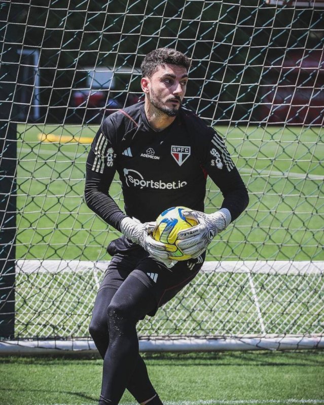 Dorival comanda penúltimo treino antes da decisão