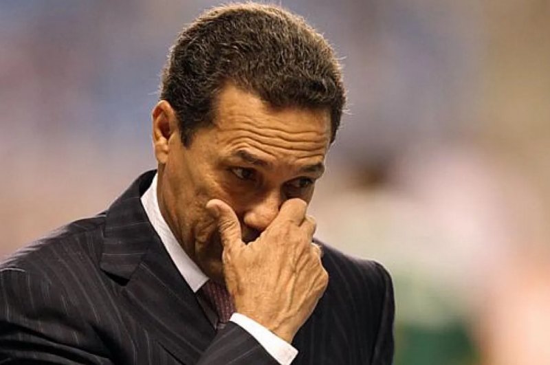 Corinthians anuncia a demissão do técnico Vanderlei Luxemburgo