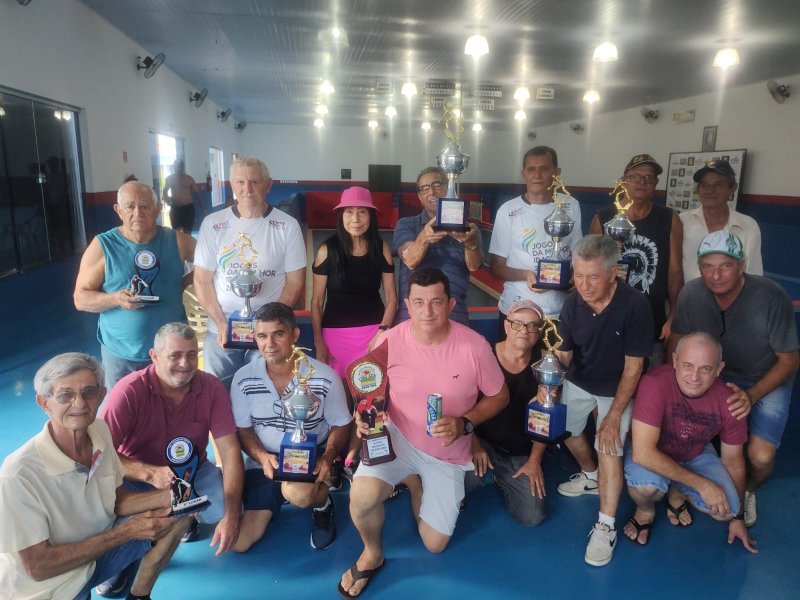 Mirão e Antonio vencem torneio de bocha