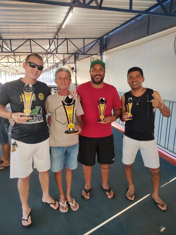 Lago realiza torneio de bilhar com 30 associados