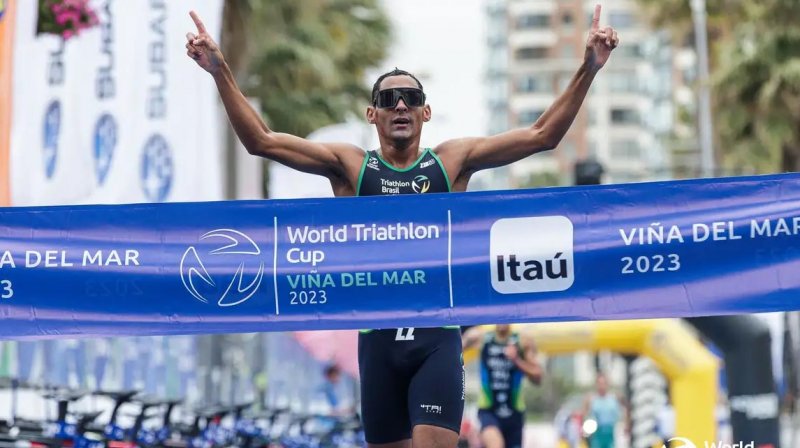 Brasil conquista dobradinha na Copa do Mundo de triatlo