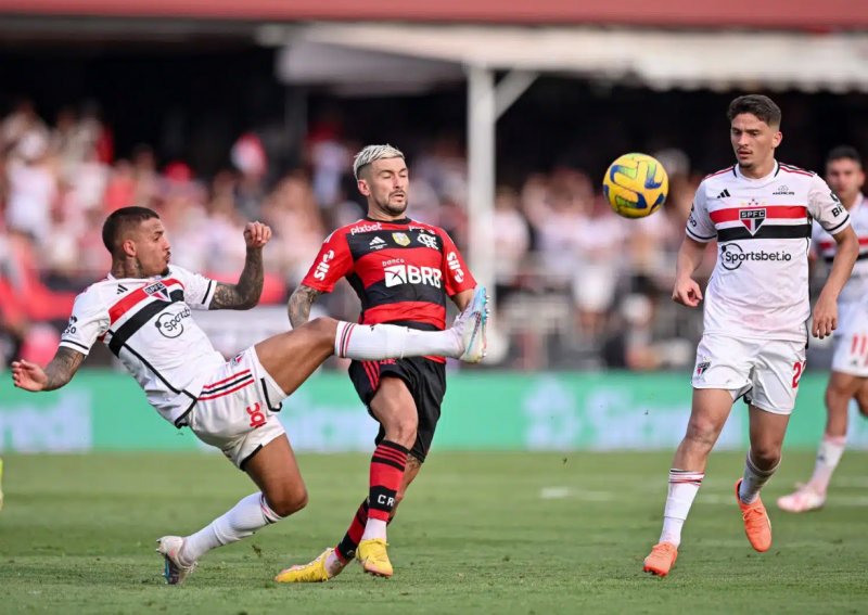São Paulo x Flamengo se enfrentam no Morumbi