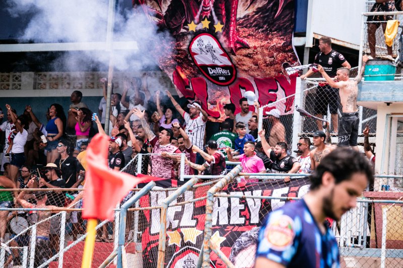 Torcidas dão show na decisão da Super Copa