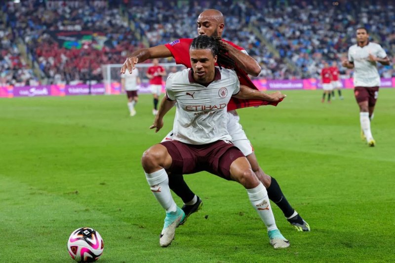 Manchester City vence e faz final contra o Fluminense