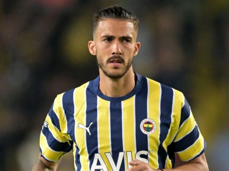 Corinthians acerta com o zagueiro Gustavo Henrique