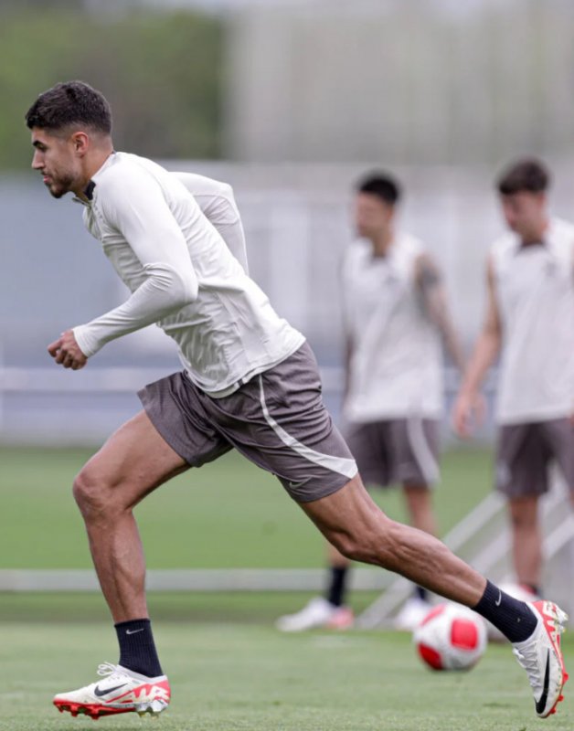 Pedro Raul faz primeiro treino no Corinthians