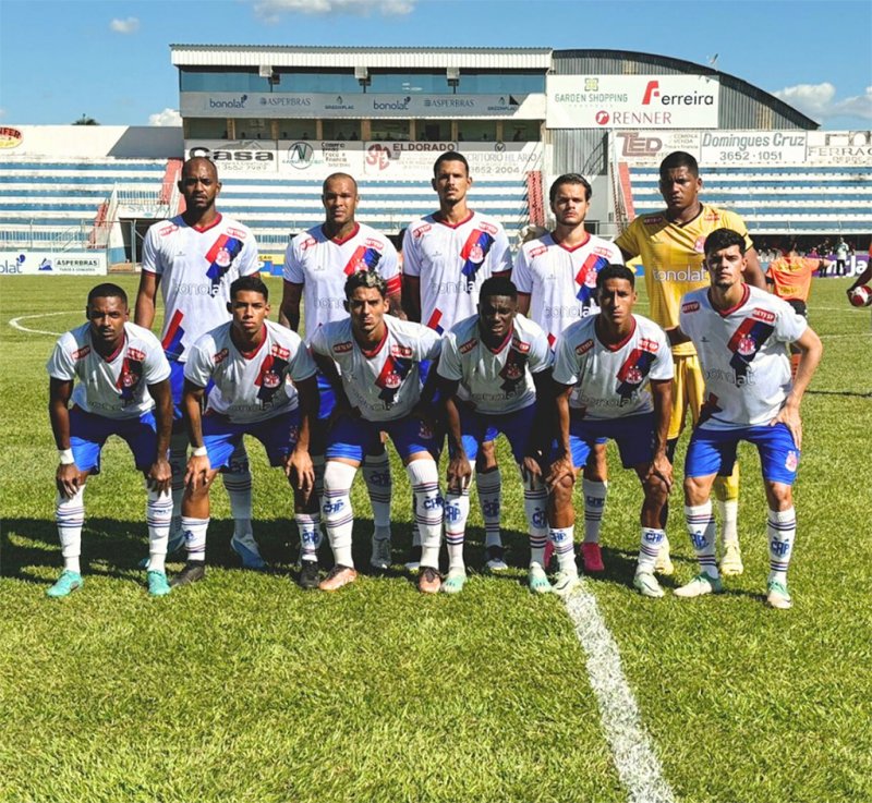 Penapolense treina para encarar o vice-líder XV de Jaú