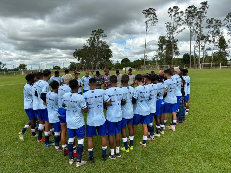 Penapolense joga com time completo contra o XV de Jaú