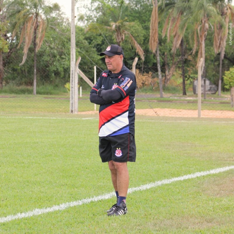 Penapolense demite o técnico Marcos Campagnollo