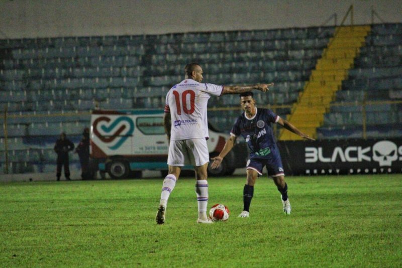Penapolense perde pênalti e o jogo em São Carlos