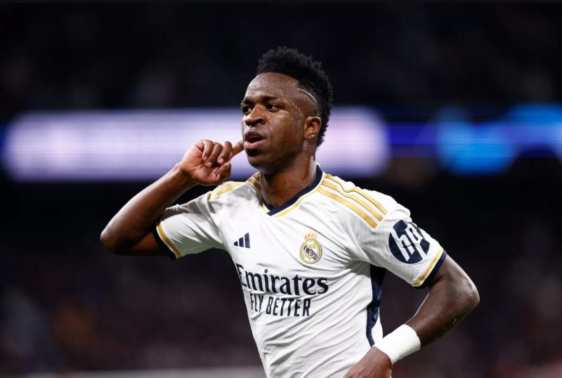 Vini Jr. é alvo do PSG com saída iminente de Mbappé