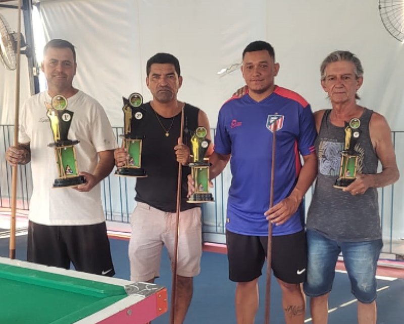 Flávio Pereira vence torneio de bilhar