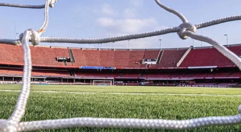 São Paulo enfrenta o Fluminense nesta segunda-feira