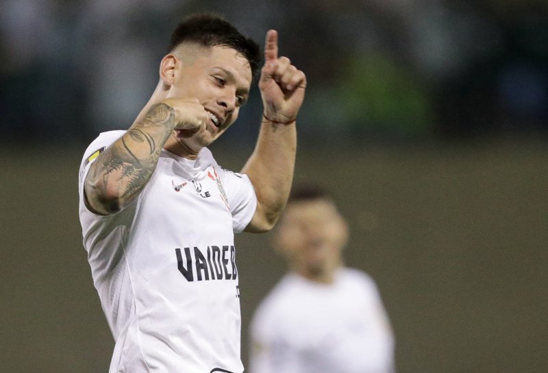 Corinthians faz confronto direto por vaga na Sul-Americana